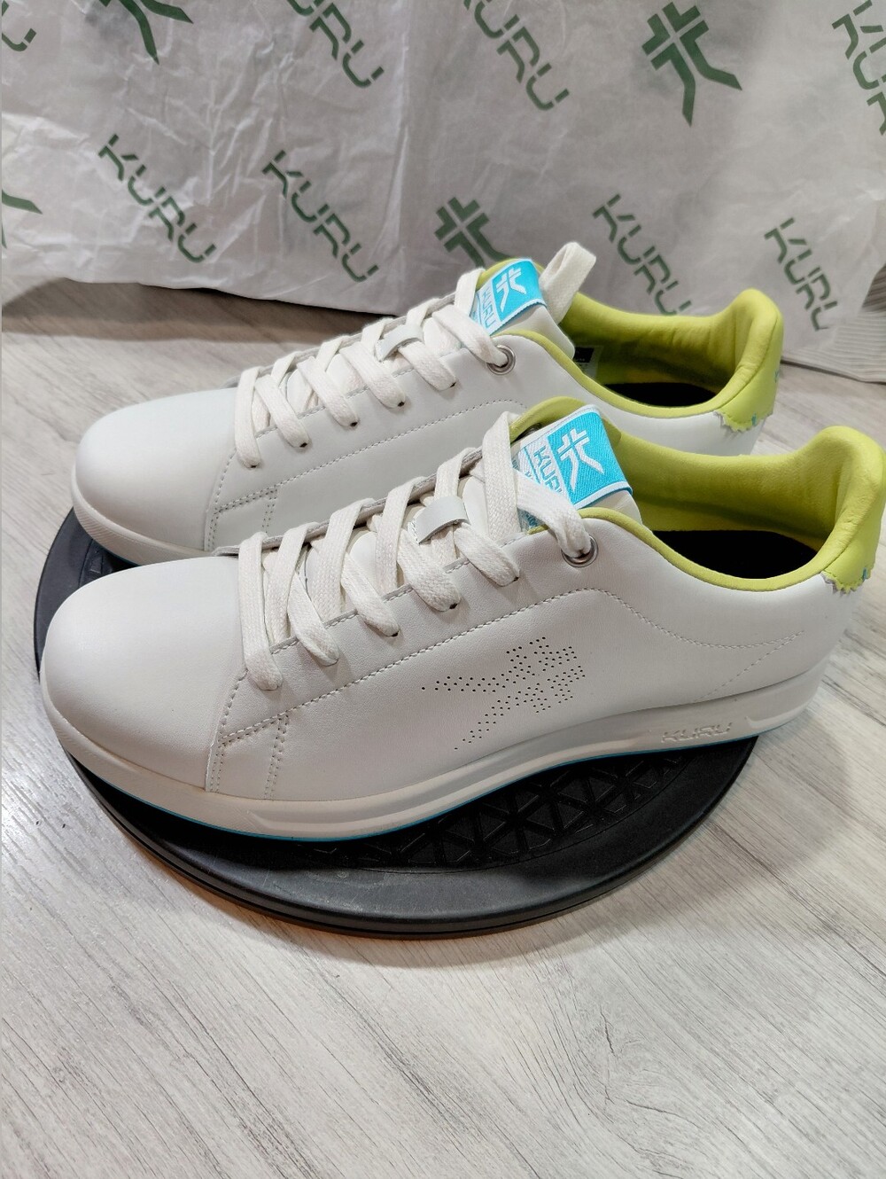 NEW KURU Womens Roam White Leather Orthopedic Athletic Sneaker SIZE 9.5 Medium